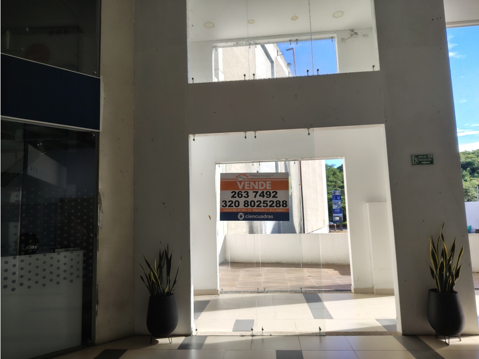 SE VENDE LOCAL 196 EN CENTRO COMERCIAL PEÑALISA - 1