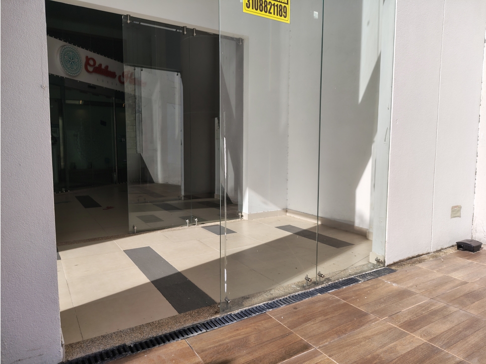 SE VENDE LOCAL 196 EN CENTRO COMERCIAL PEÑALISA - 6