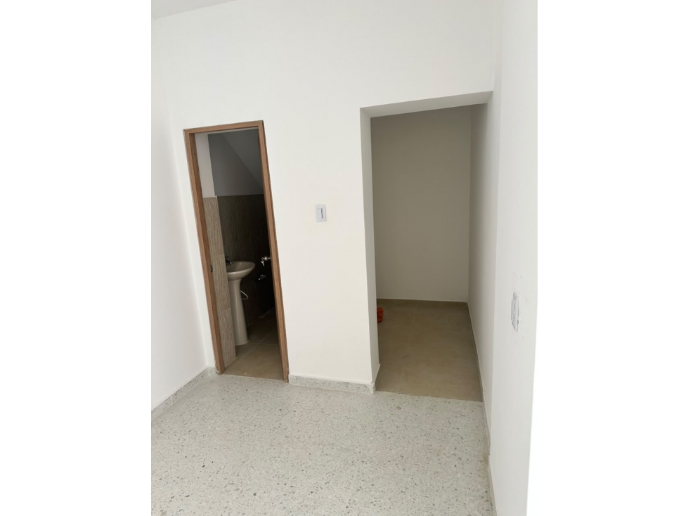 SE ARRIENDA LOCAL EN BARRIO LAS FERIAS - FRAP - 5