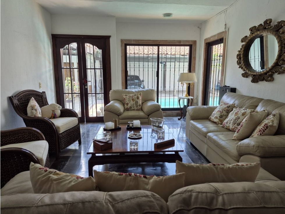 Casa en VENTA de una planta en Fracc. LAURELES — foto 5