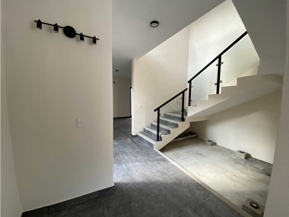 Se vende casa residencial moderna, privada y rodeada de naturaleza. - 3