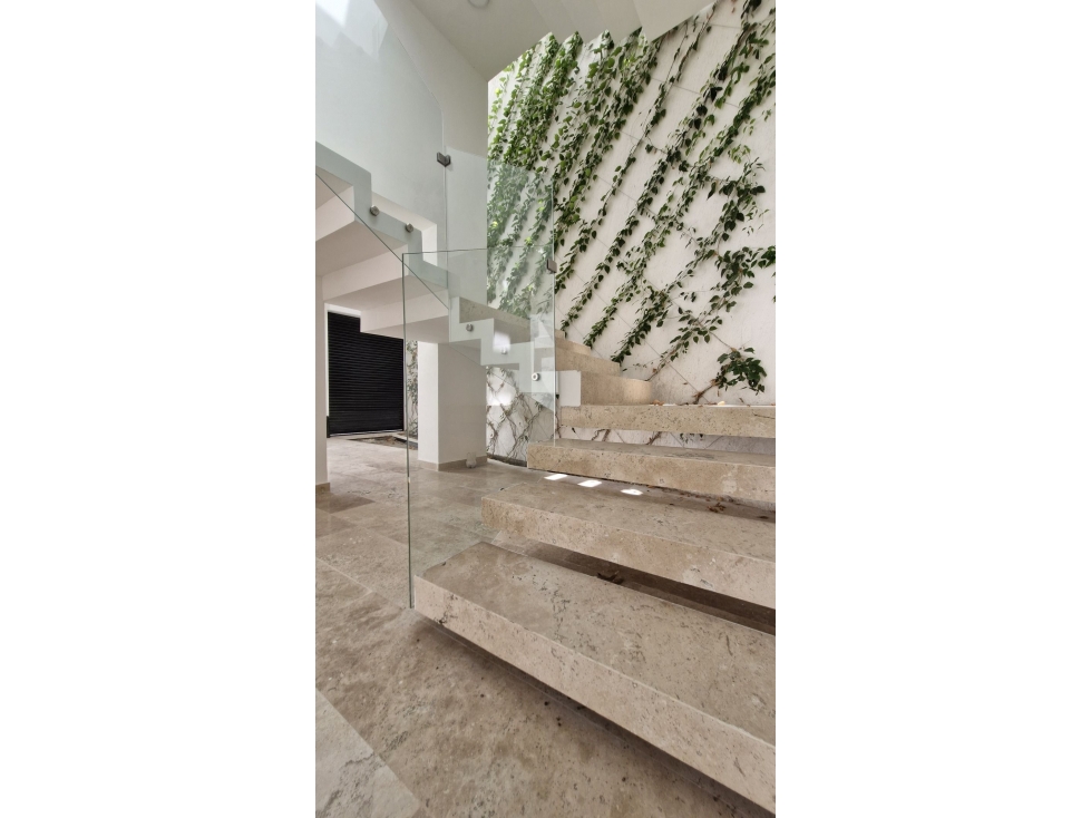 Residencia en venta en Fraccionamiento privado Puerta de Hierro - 5