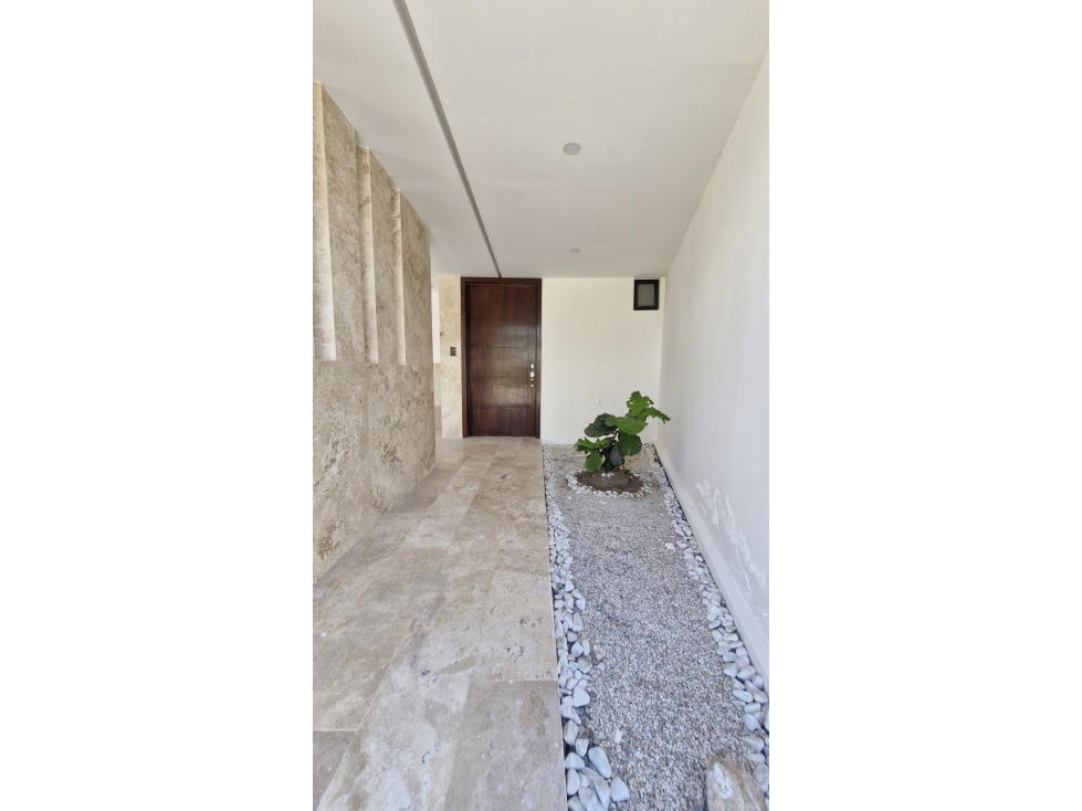 Residencia en venta en Fraccionamiento privado Puerta de Hierro - 4