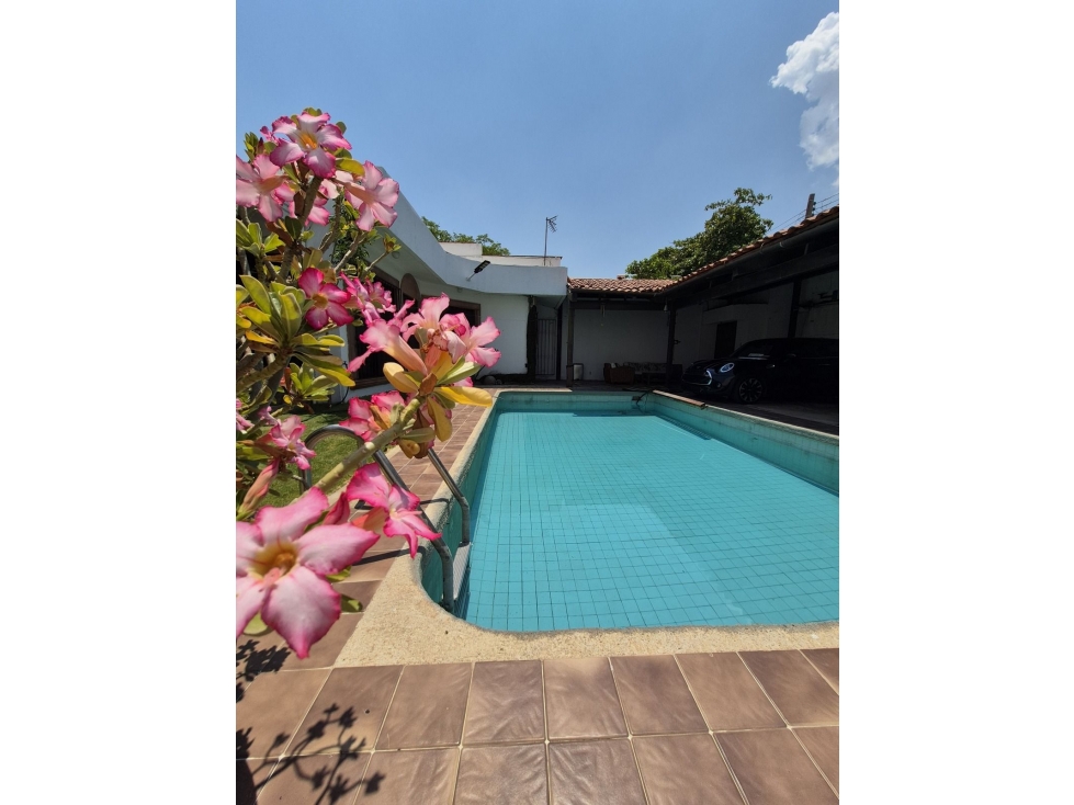 Casa en VENTA de una planta en Fracc. LAURELES — foto 2
