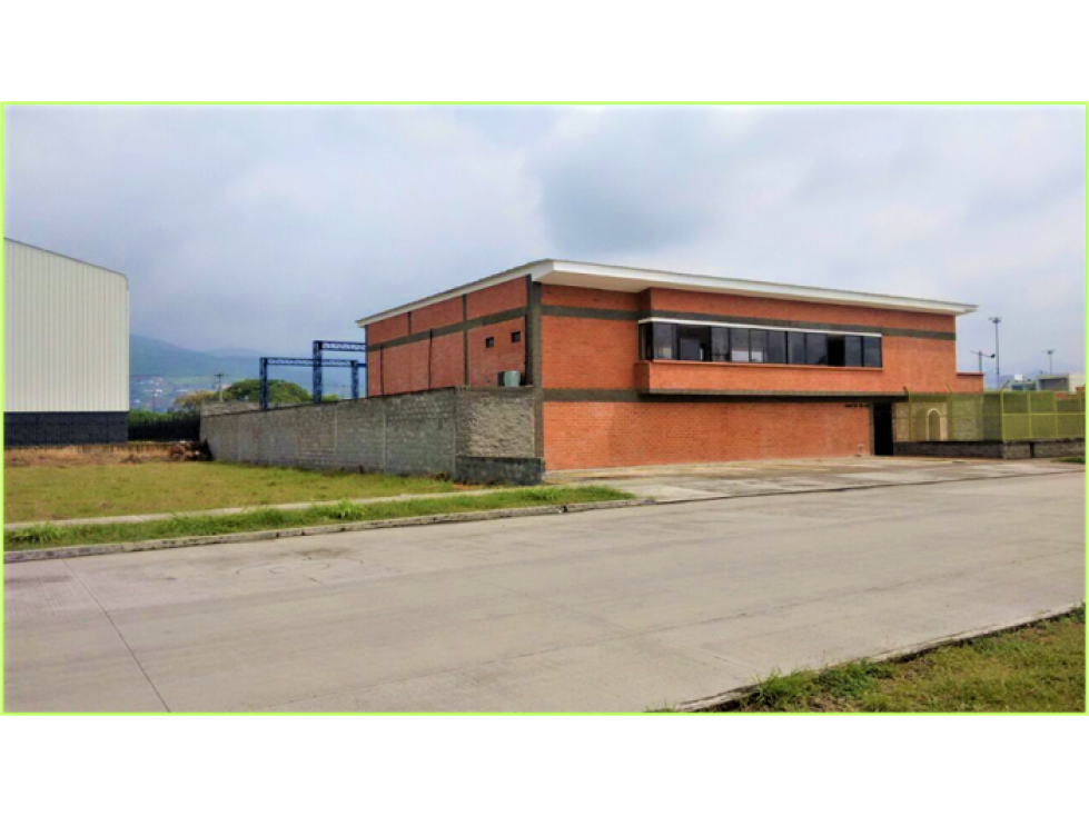 VENTA DE BODEGA CON PATIO DE MANIOBRAS ACOPI YUMBO VALLE - 1
