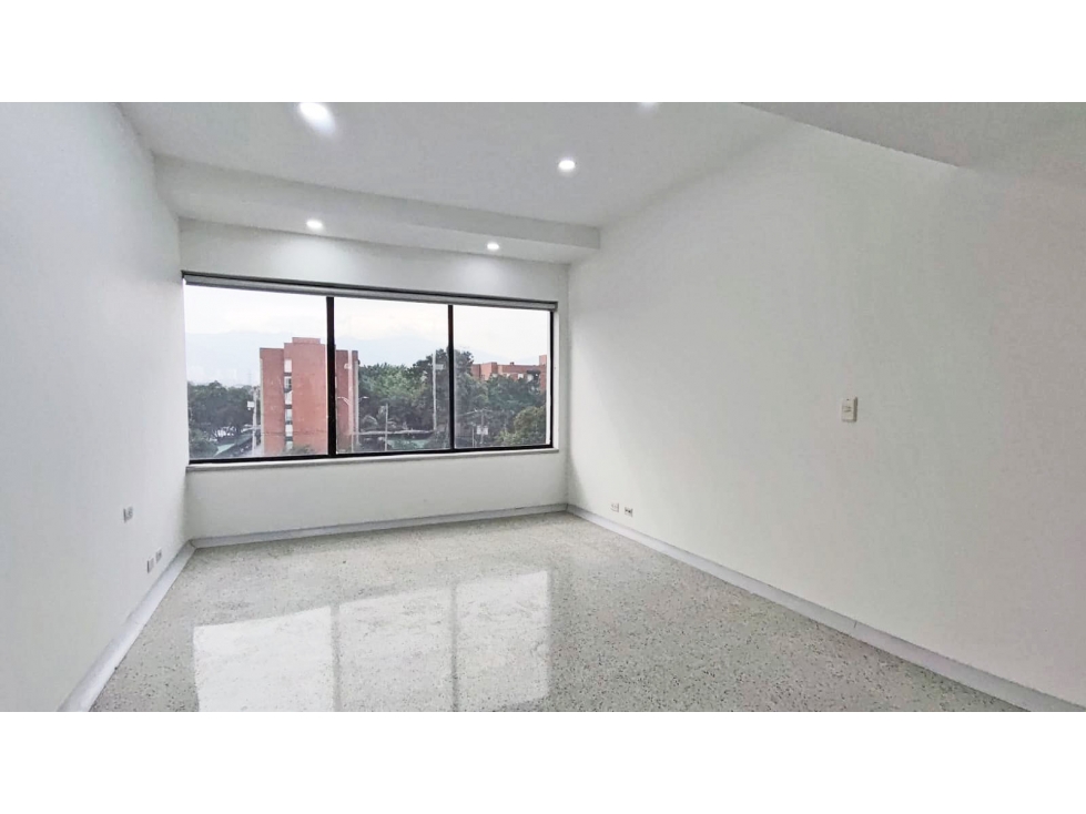 Vendo para inversionista rentando 0.62% neto consultorios El Poblado — foto 3