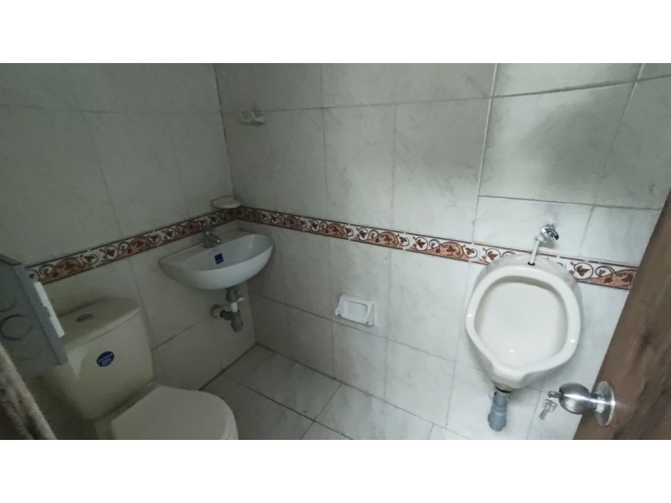Vendo/arriendo local/Bodega Envigado Guanteros, 2 pisos y 2 subniveles — foto 6