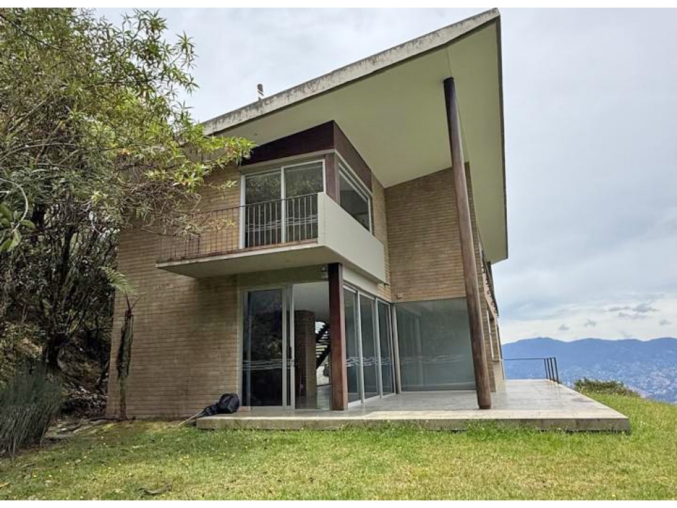 Vendo casa unidad cerrada Las Palmas, espectacular vista a la ciudad