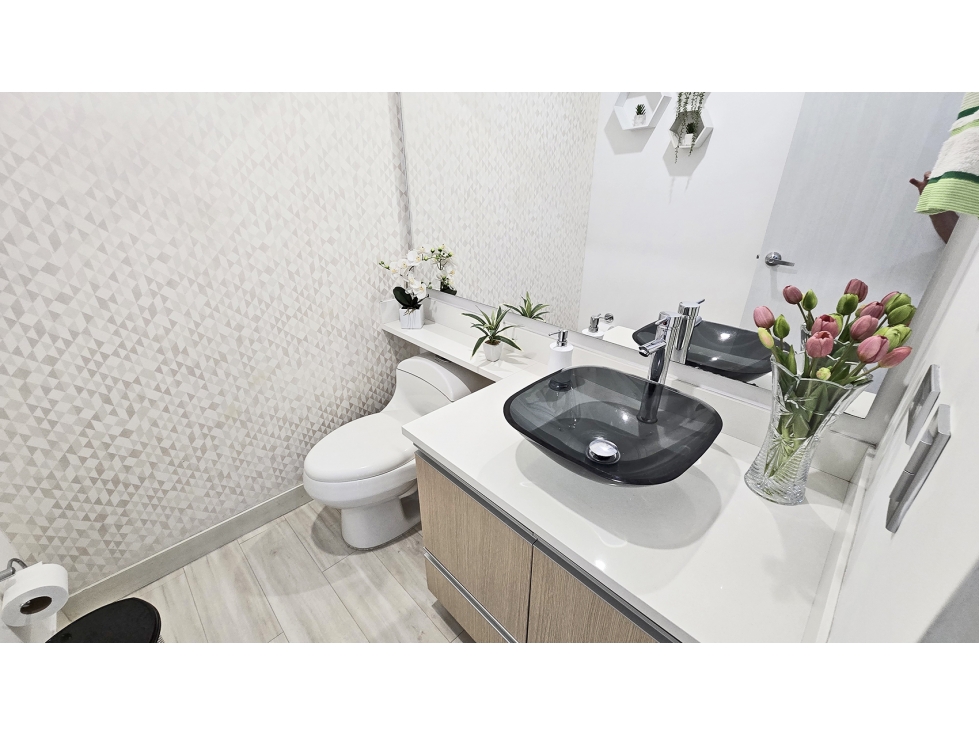 Vendo hermoso apto remodelado con doble terraza en Castropol — foto 4