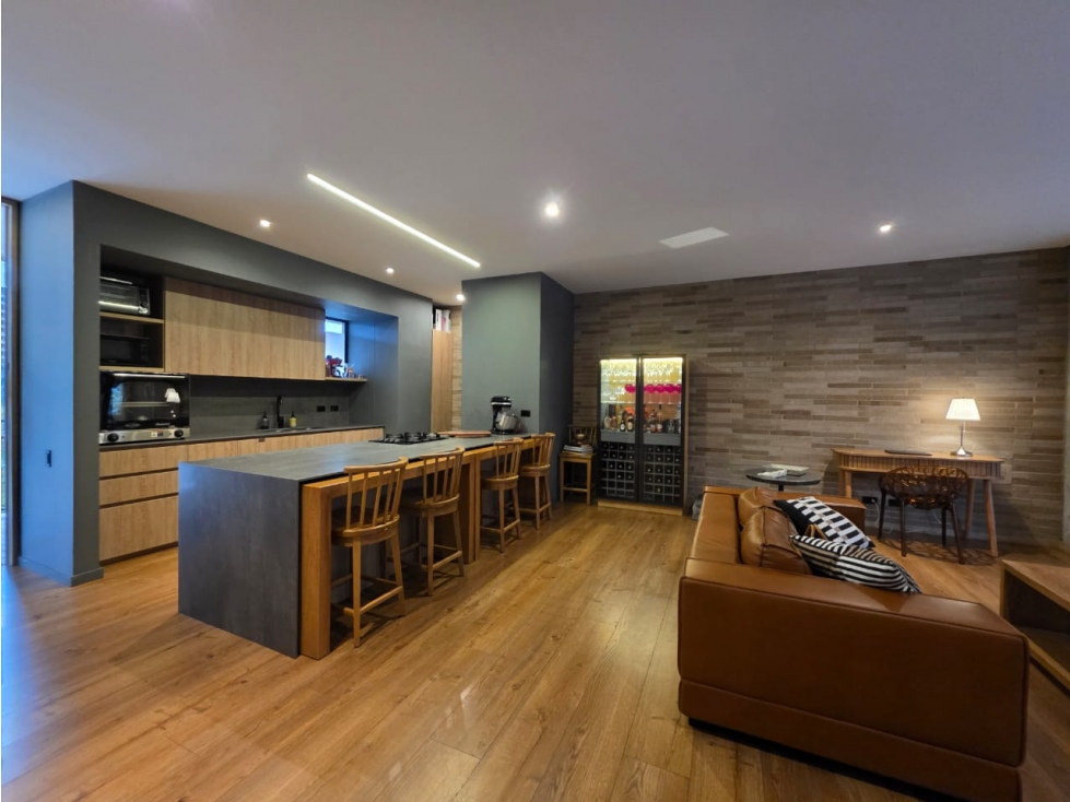 Vendo moderno y amplio apartaestudio, 1 alcoba, Poblado parte baja