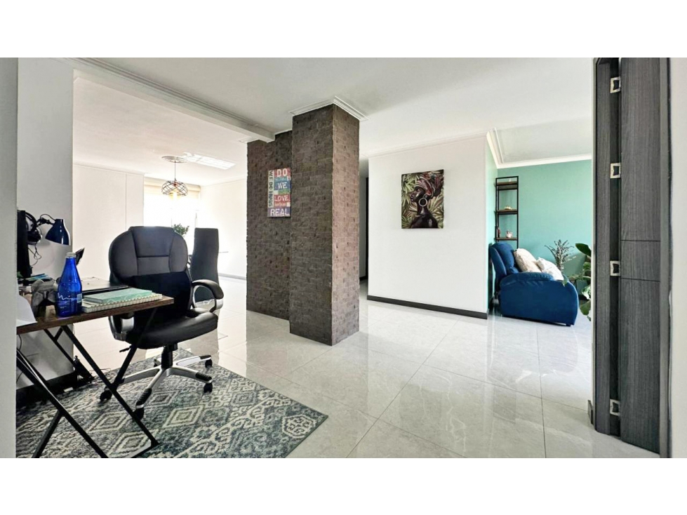 Vendo apto remodelado en Laureles, ultimo piso con buena vista — foto 3