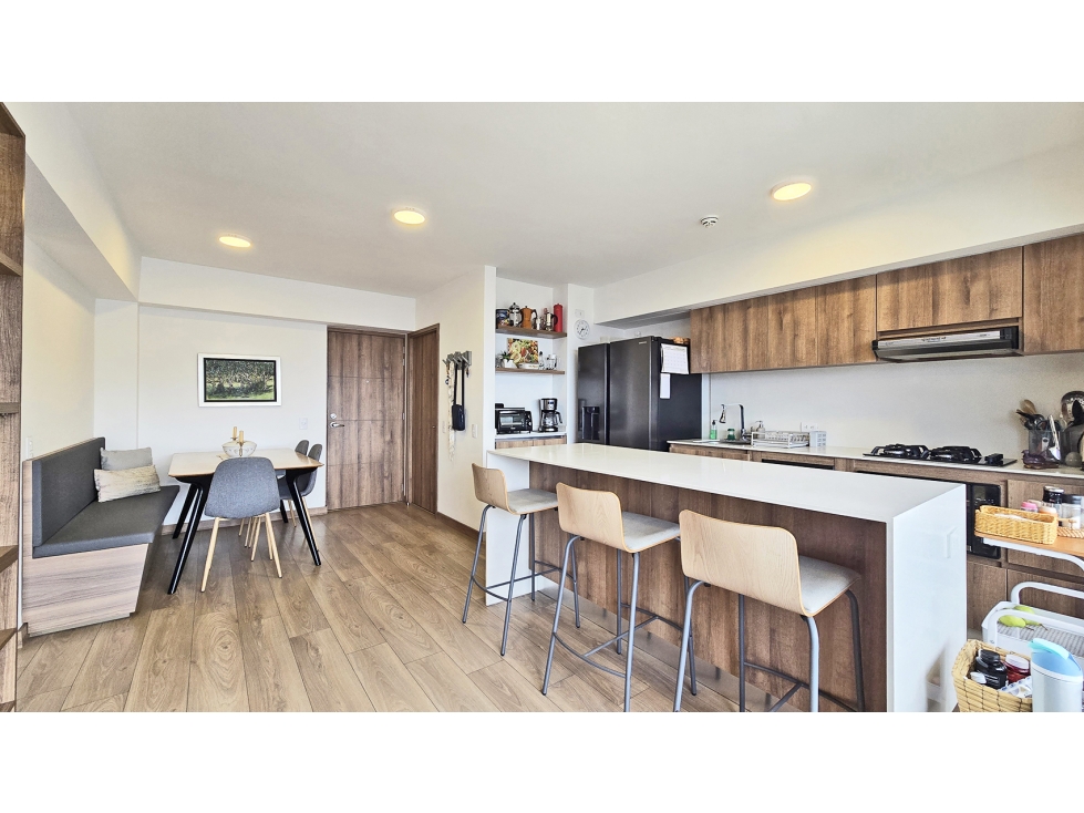 Vendo hermoso apto en Sabaneta, piso alto, super vista, U. completa