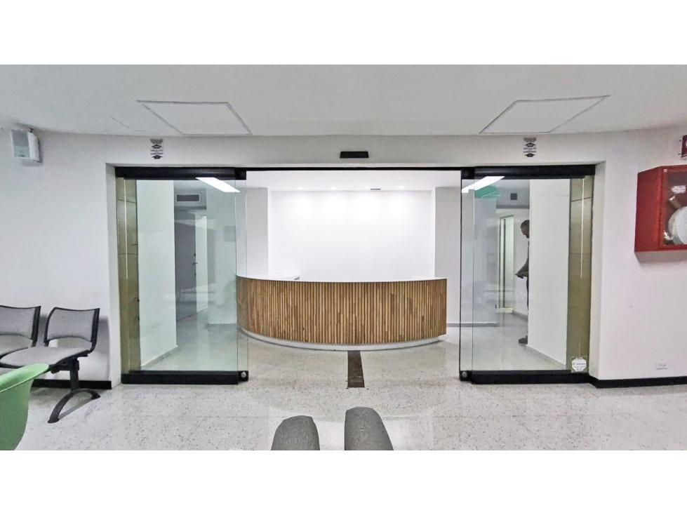 Vendo para inversionista rentando 0.62% neto consultorios El Poblado