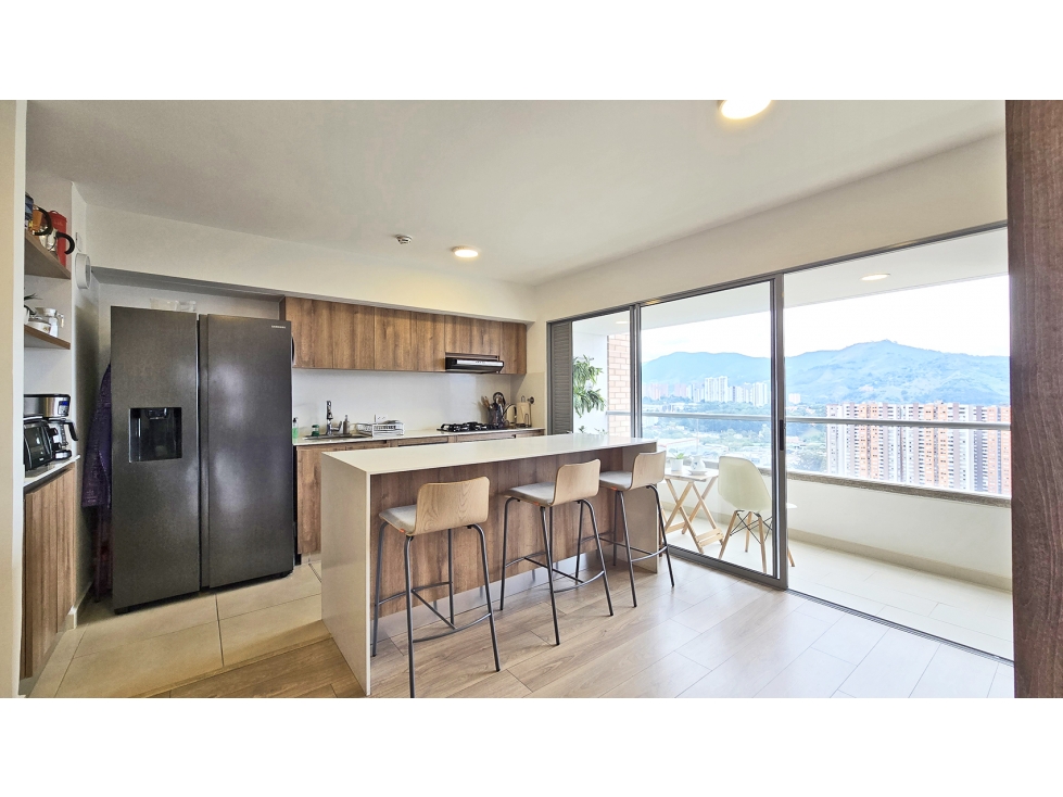 Vendo hermoso apto en Sabaneta, piso alto, super vista, U. completa — foto 2