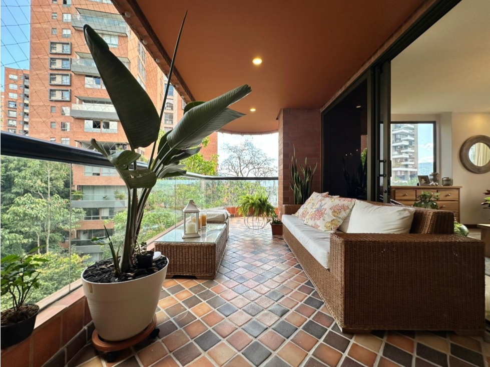 Vendo apto remodelado en Lalinde, balcon tipo terraza — foto 2