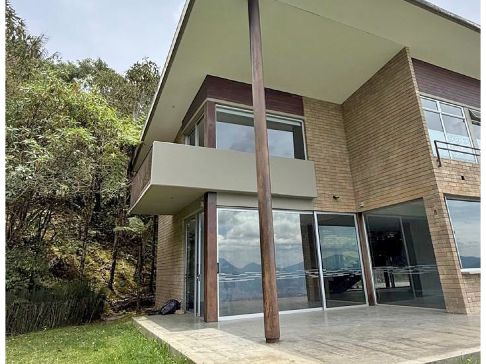 Vendo casa unidad cerrada Las Palmas, espectacular vista a la ciudad — foto 2