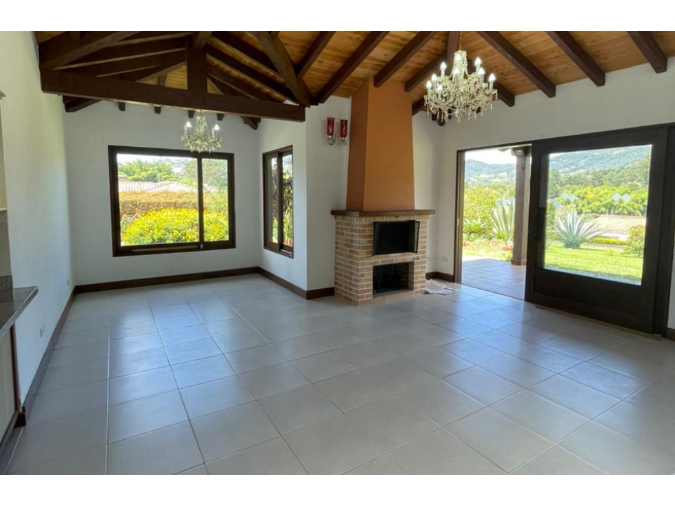 Vendo hermosa casa campestre 1 piso La Ceja a 5 mins. del parque