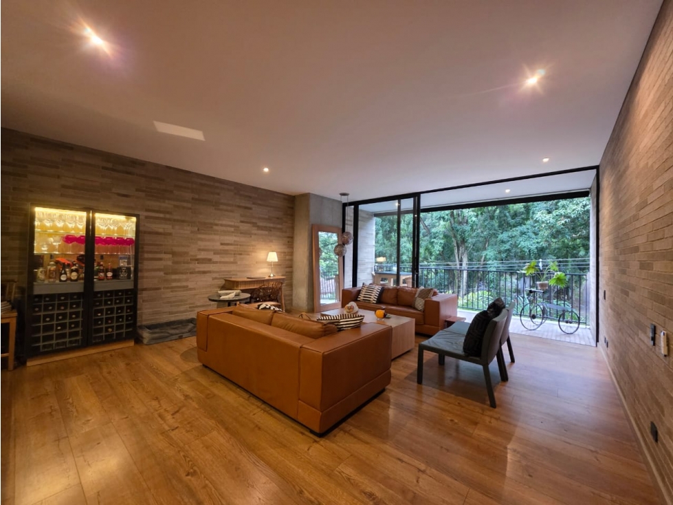 Vendo moderno y amplio apartaestudio, 1 alcoba, Poblado parte baja — foto 2