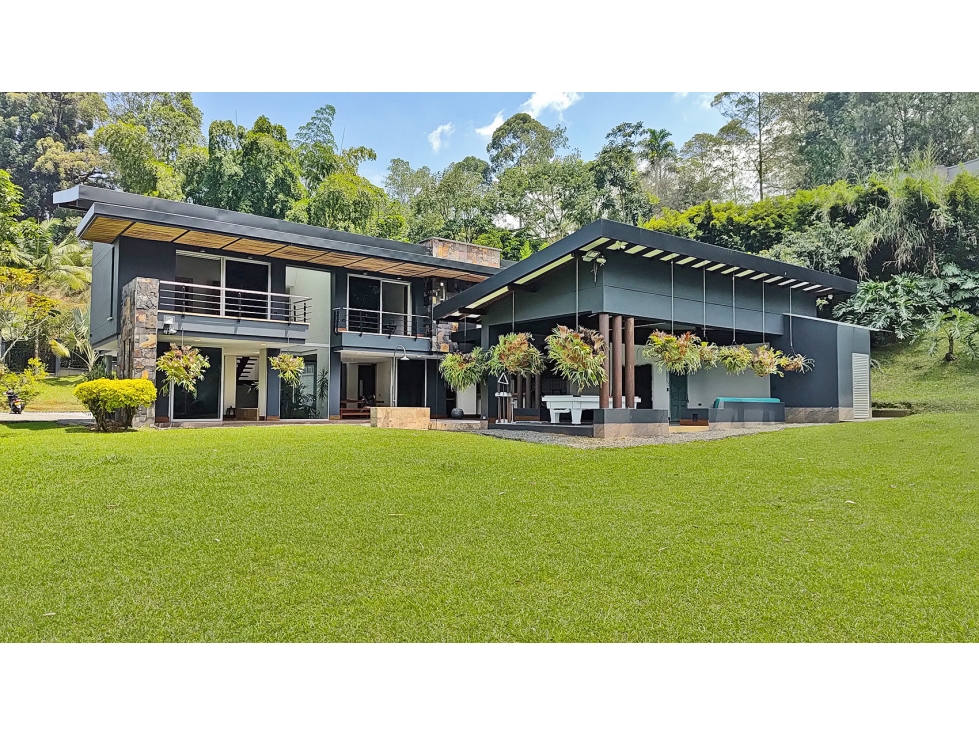 SuperRebaja de $500 mills, hoy $3650 mills, casa el Escobero Envigado