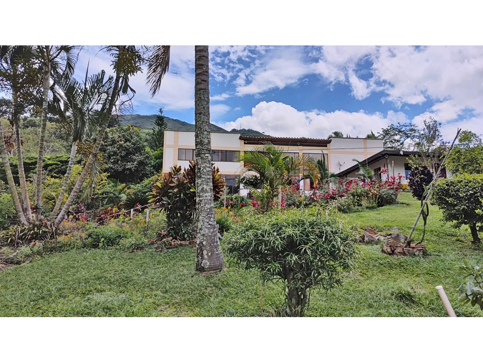 Vendo amplia casa de descanso en Copacabana en unidad cerrada — foto 3