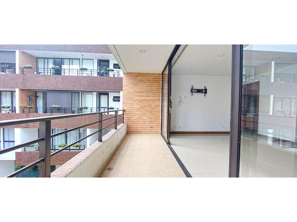 Vendo apto Remodelado a 5 minutos del Parque de El Retiro — foto 4