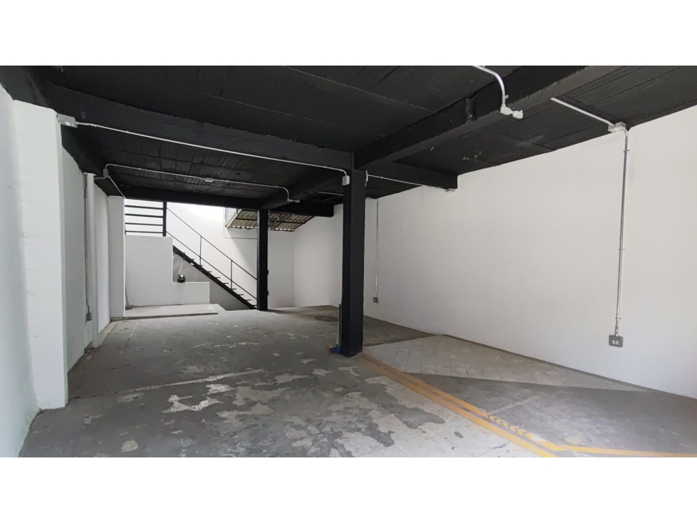 Vendo/arriendo local/Bodega Envigado Guanteros, 2 pisos y 2 subniveles — foto 4