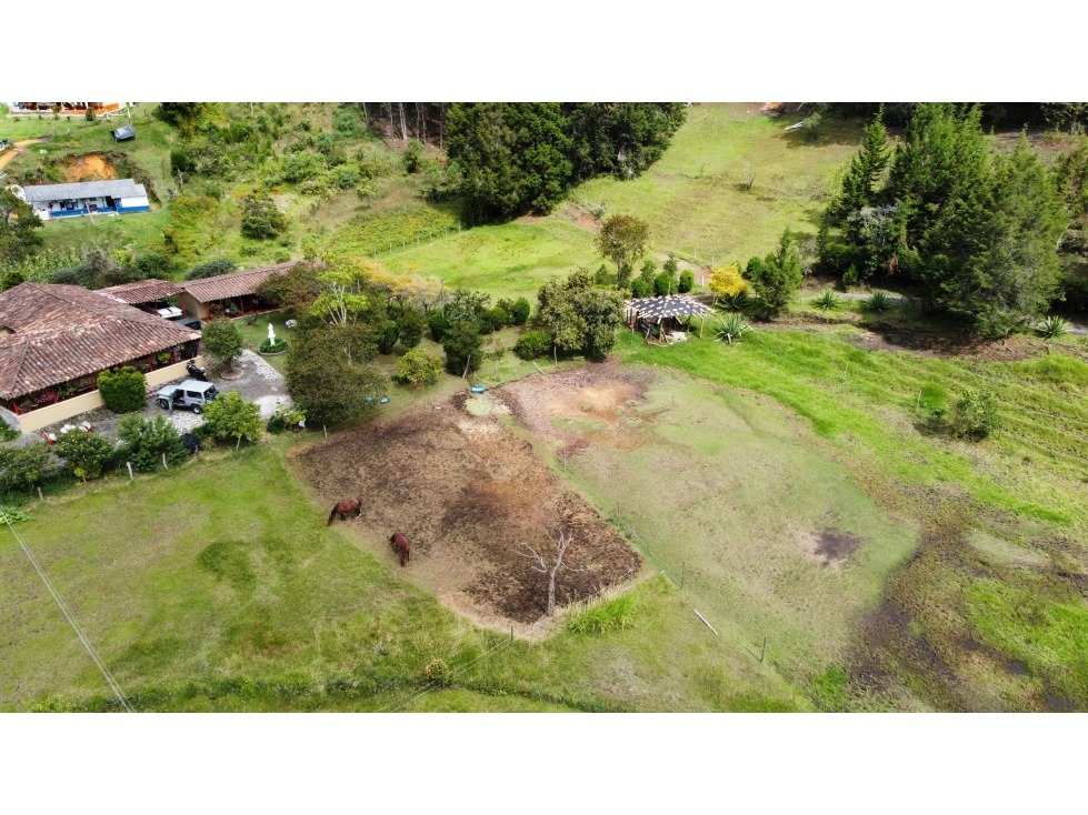 Finca en hermoso lote plano en Guarne Vereda Los Molinos / Los Mejía