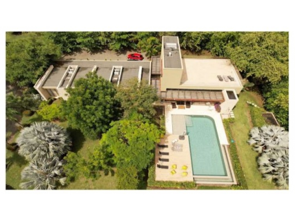 Vendo Moderna finca en Santafé de Antioquia en unidad cerrada