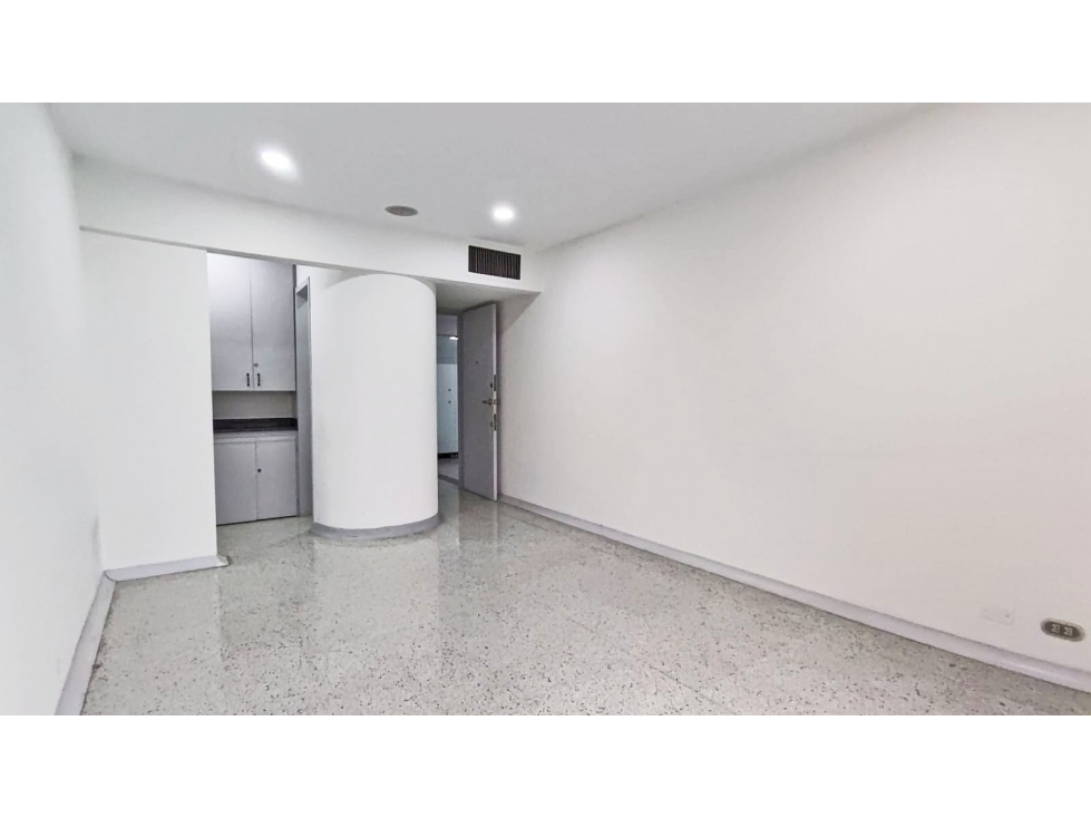 Vendo para inversionista rentando 0.62% neto consultorios El Poblado — foto 4