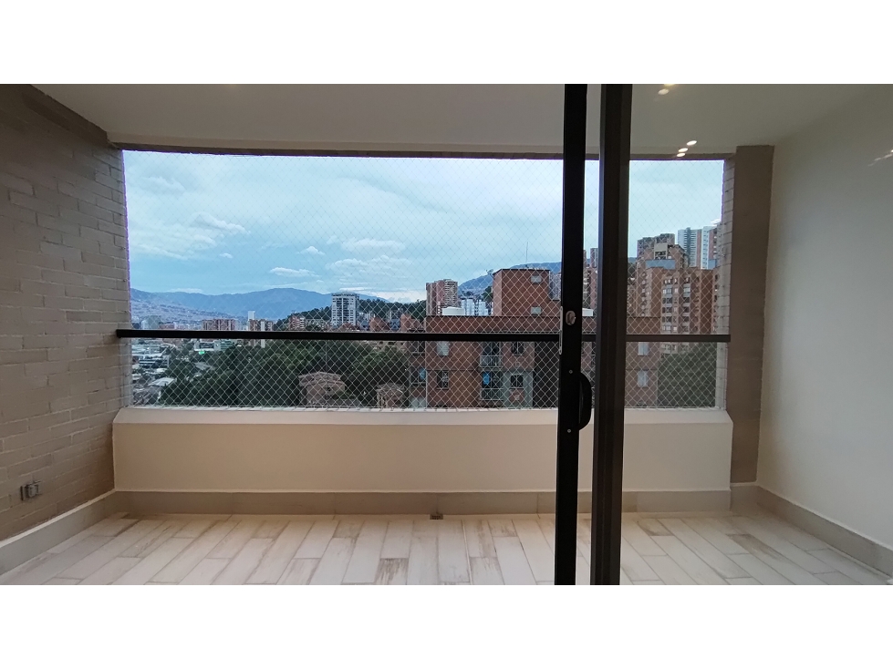 Vendo apto sector Castropol, muy nuevo, piso alto con buena vista — foto 5