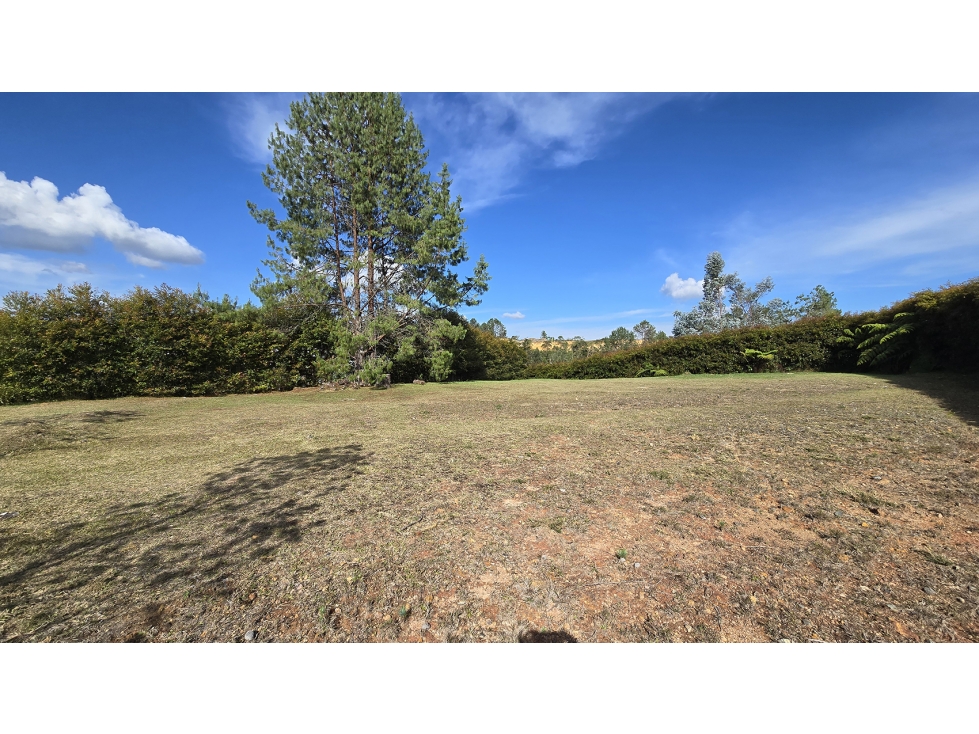 Vendo lote El Escobero antes del peaje, unidad cerrada, linda vista — foto 3