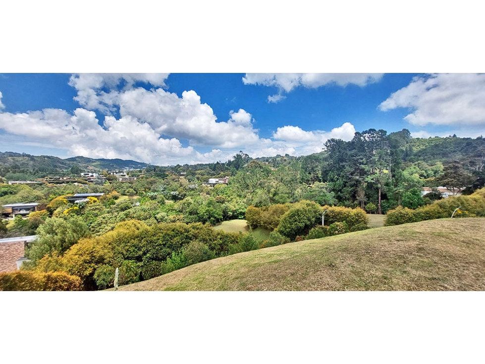 Vendo hermoso lote con vista vía Las Palmas antes del peaje