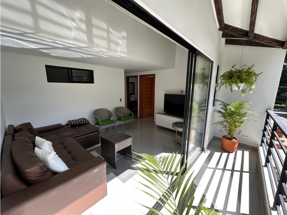 Vendo moderna Casa El Retiro, 2 pisos, Unidad abierta — foto 3