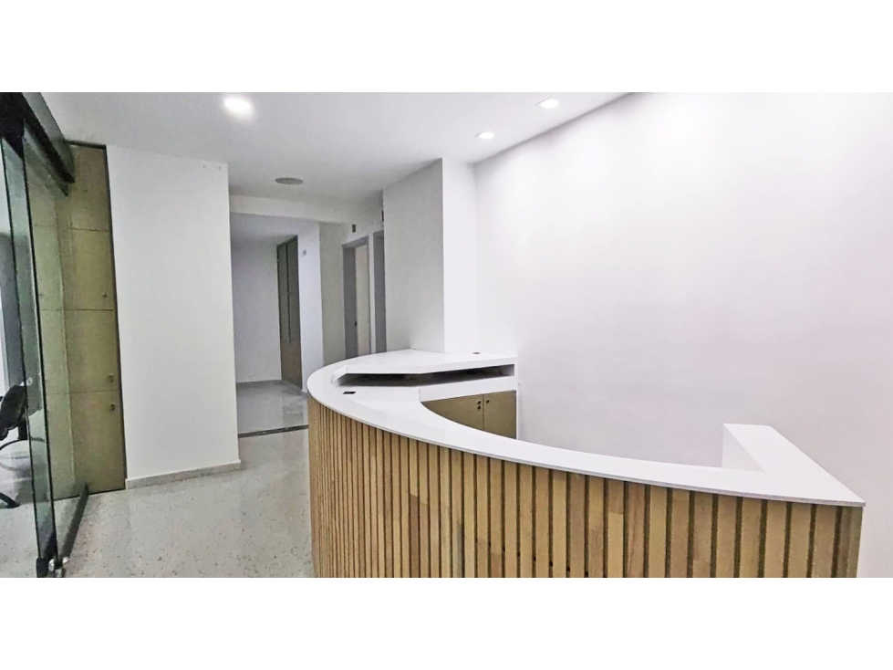Vendo para inversionista rentando 0.62% neto consultorios El Poblado — foto 2