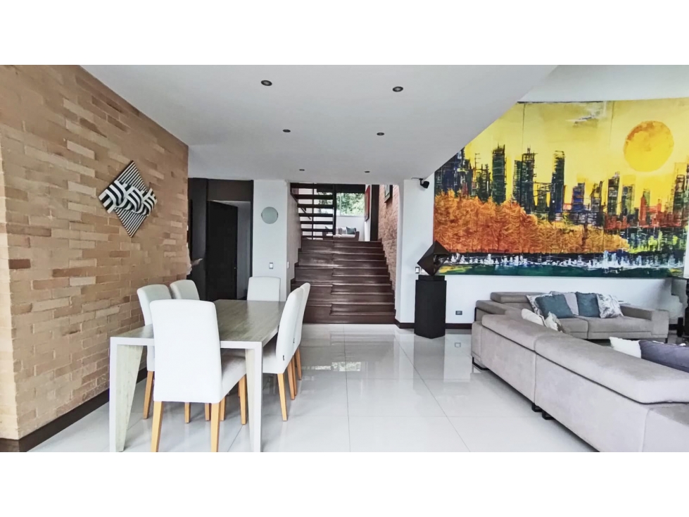 Vendo casa alta categoría, unidad cerrada, Poblado, loma Los Balsos - 2