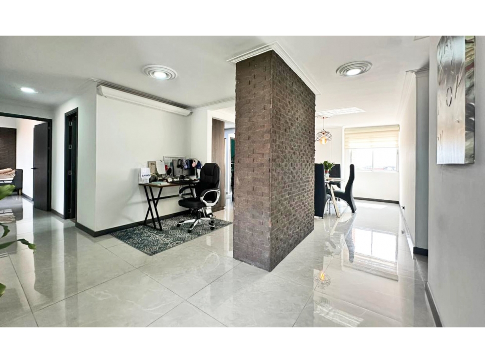 Vendo apto remodelado en Laureles, ultimo piso con buena vista — foto 4