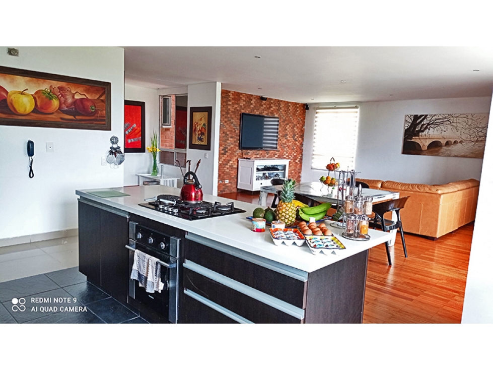 Vendo apto en La Calera, 1 apto por piso, vista a verde, U. completa