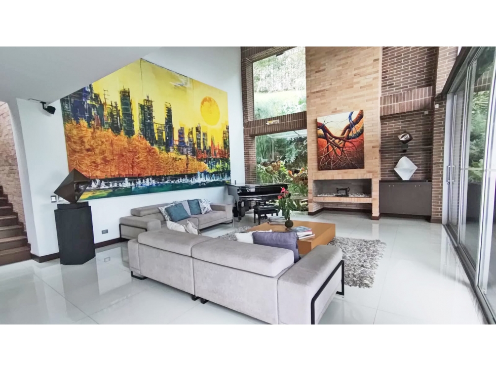 Vendo casa alta categoría, unidad cerrada, Poblado, loma Los Balsos - 3