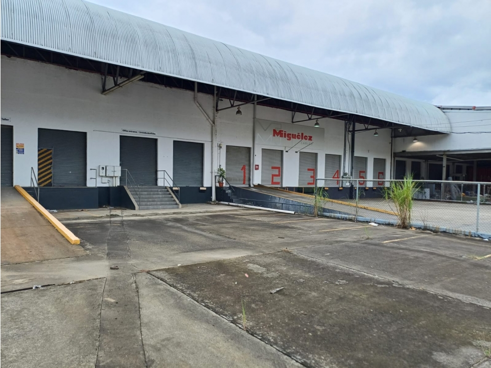 ISC - BODEGA ZONA INDUSTRIAL - MILLA 8 (1250 M2) - PH - 2