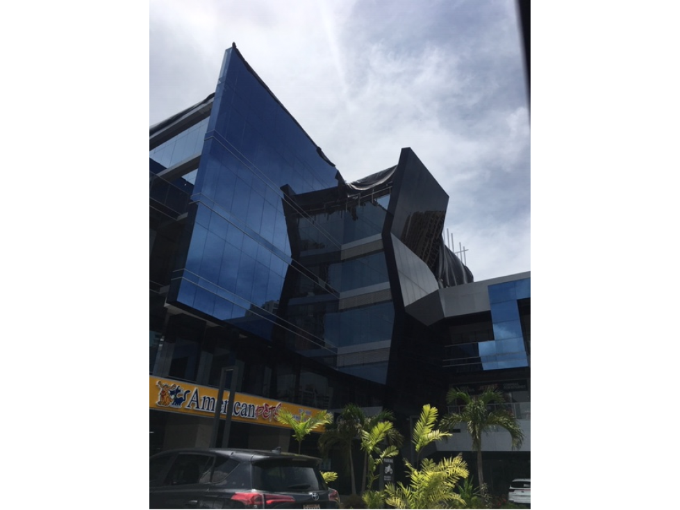 Sunset Strip Locales y Oficinas en Alquiler