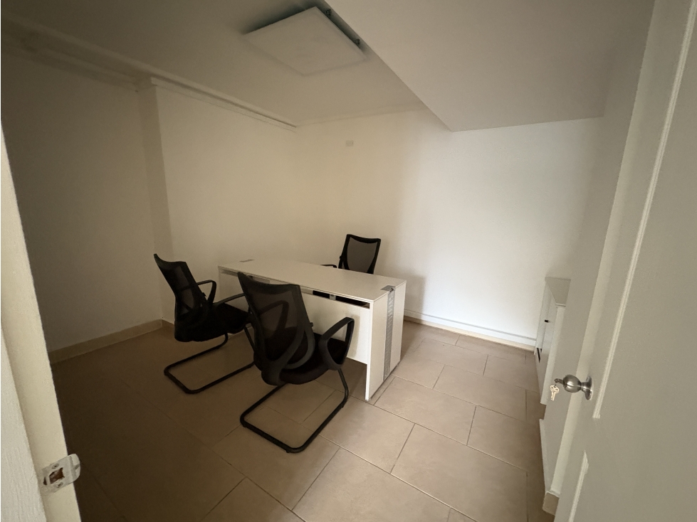 Oficina en Alquiler Calle 50 Panamá PH Embajador - 131m2 - JAC — foto 4