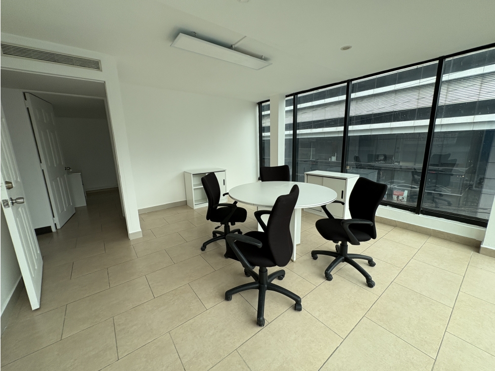 Oficina en Alquiler Calle 50 Panamá PH Embajador - 131m2 - JAC — foto 5