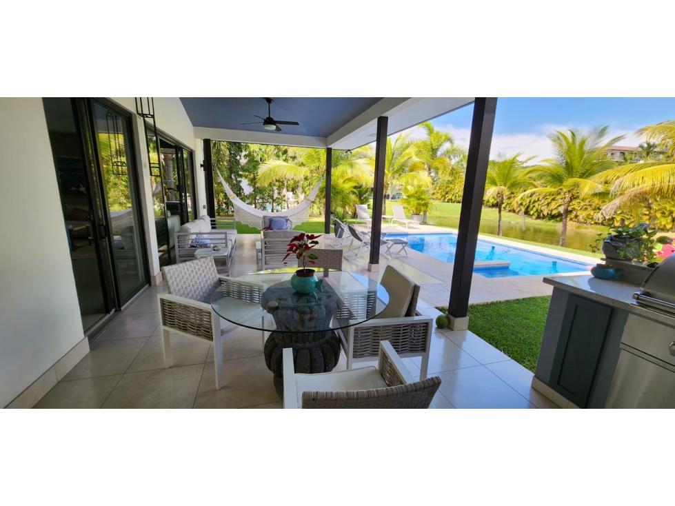Casa de Lujo en Venta en Buenaventura Frente a la Laguna | JAC-M — foto 2