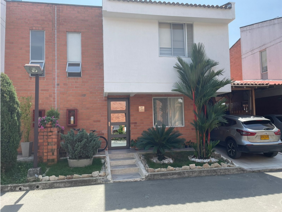 Venta de Casa en Sector 5 Soles de 2 Pisos WM