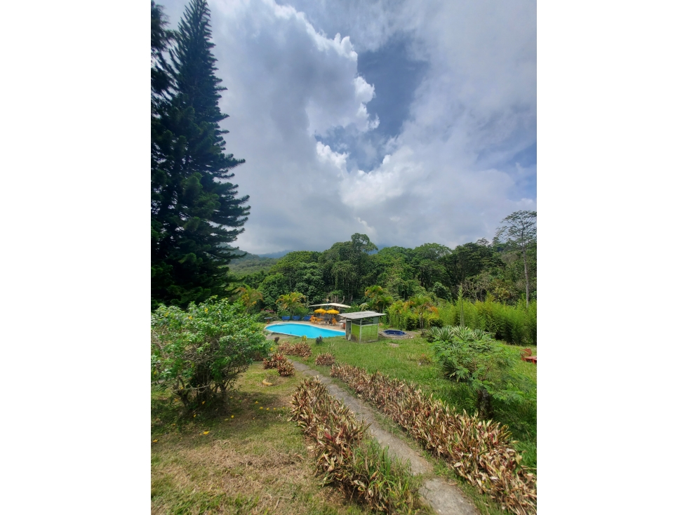 SE VENDE FINCA VÍA A YANACONAS 3 CASAS A 2O MIN DE CALI W8222978SV