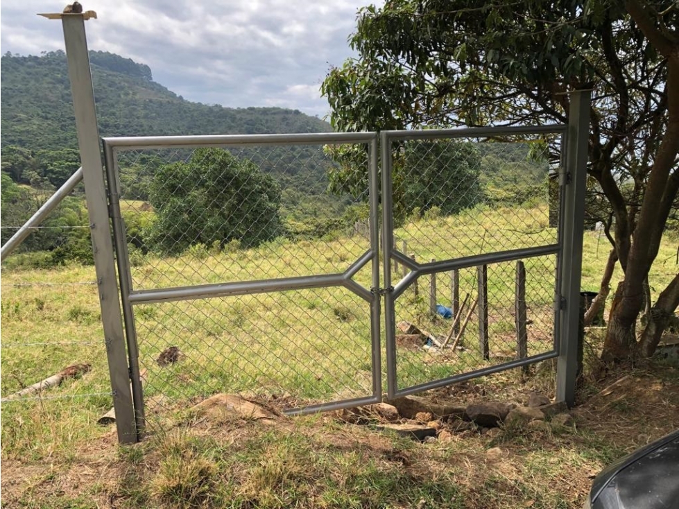 VENDO 2 LOTES EN MEDIO DAPA 11.270 m2 - 4