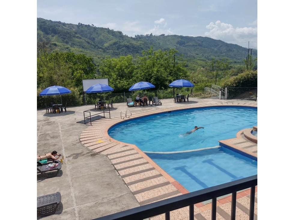 Vendo a PUERTA CERRADA Finca Hotel a 6 km de Marsella de Risaralda - 4