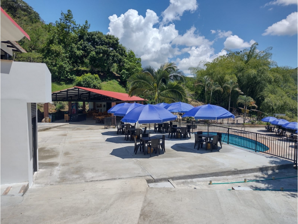 Vendo a PUERTA CERRADA Finca Hotel a 6 km de Marsella de Risaralda - 2