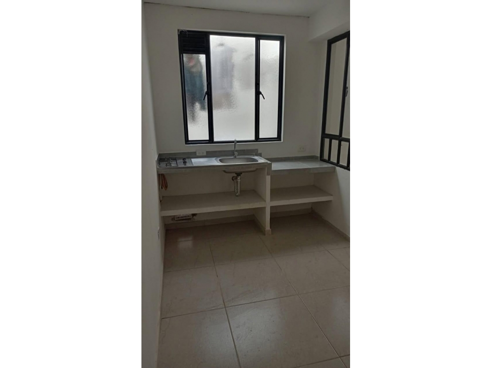 APARTAMENTO EN ARRIENDO EN MANRIQUE COD 10109