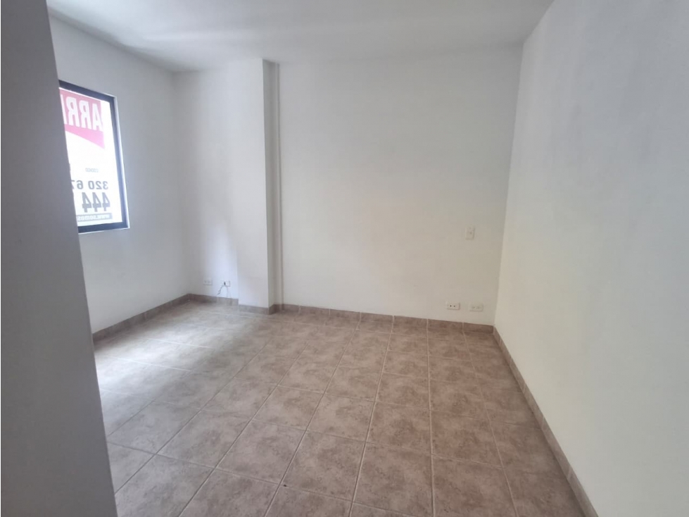 OFICINA EN ARRIENDO EN SABANETA COD 10411 - 1
